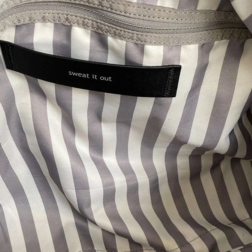 lululemon athletica Black Unisex Duffel Bag - Picture 11 of 16